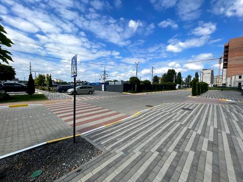 комерційна за адресою Івана Кожедуба вул., 8-A