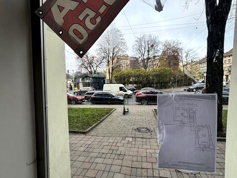 комерційна за адресою Князя Ярослава Осмомисла пл., 10