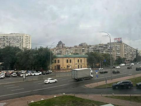 комерційна за адресою Лесі Українки бульв., 23-Б