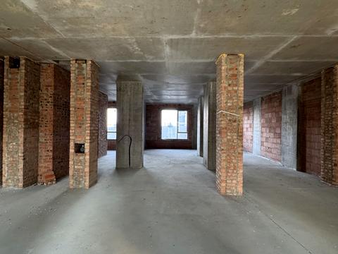 комерційна за адресою Льонокомбінатівська вул., 4