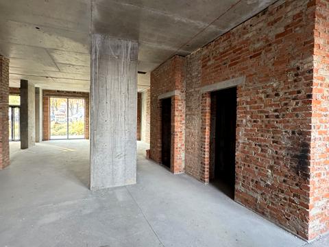 комерційна за адресою Льонокомбінатівська вул., 4