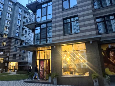 комерційна за адресою Андрія Верхогляда вул. (Михайла Драгомирова), 18-А