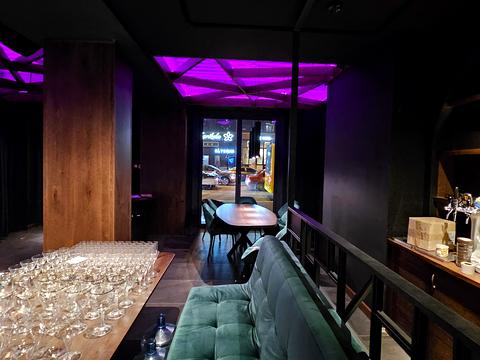 коммерческая по адресу Крещатик ул. (Kreschatic), 29