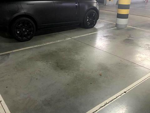 паркомісце за адресою Андрія Верхогляда вул. (Михайла Драгомирова), 16