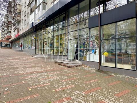 комерційна за адресою Лесі Українки бульв., 20/22