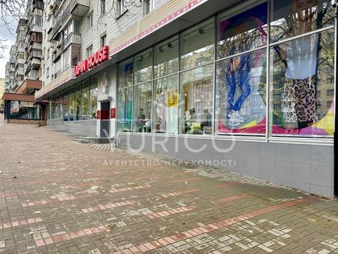 комерційна за адресою Лесі Українки бульв., 20/22