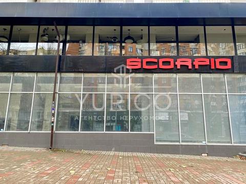 комерційна за адресою Лесі Українки бульв., 20/22