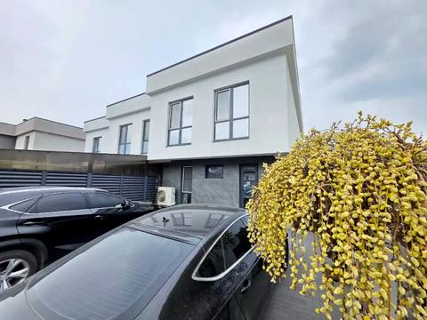 дом по адресу Коралова