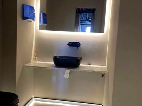 комерційна за адресою Ділова вул. (Димитрова), 26