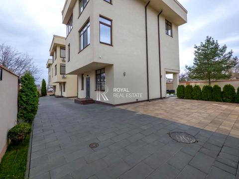 будинок за адресою Товарна вул., 24Б