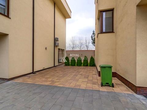 будинок за адресою Товарна вул., 24Б