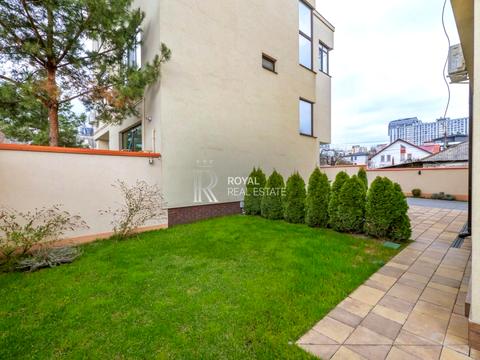 будинок за адресою Товарна вул., 24Б