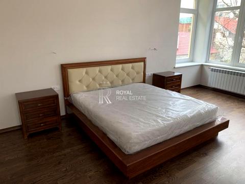 будинок за адресою Товарна вул., 24Б