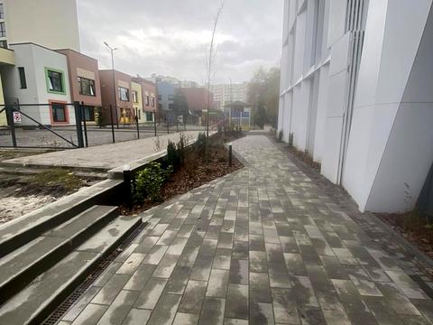 комерційна за адресою Угорська вул., 14