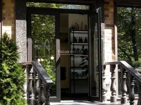 комерційна за адресою Академіка Філатова вул., 10