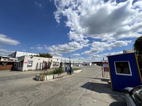 комерційна за адресою Олега Онікієнка вул., 61