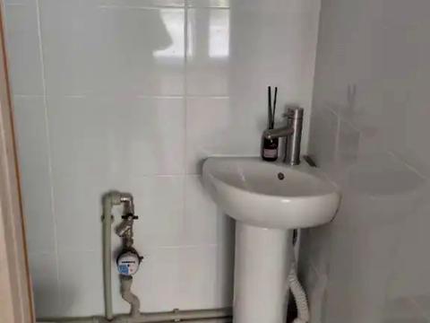 коммерческая по адресу Березинская ул., 20