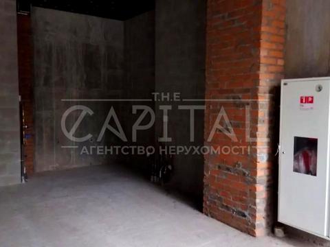 комерційна за адресою Салютна вул., 2-Б