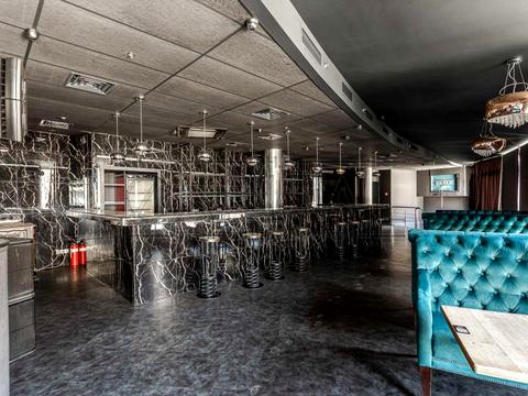 комерційна за адресою Басейна вул., 2