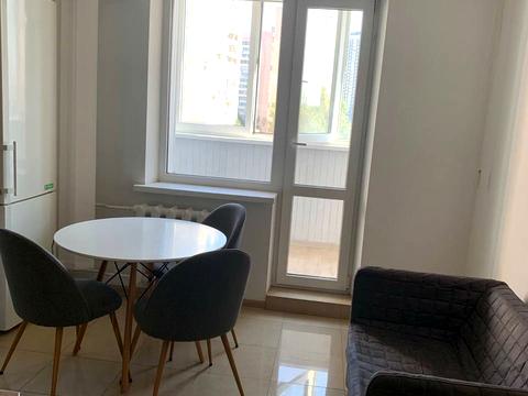 квартира за адресою Лариси Руденко вул., 21