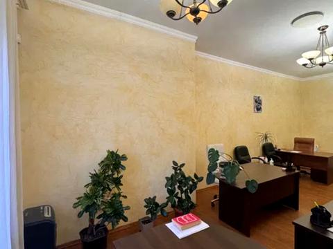 коммерческая по адресу Соборная пл. (Октябрьская), 1-Б