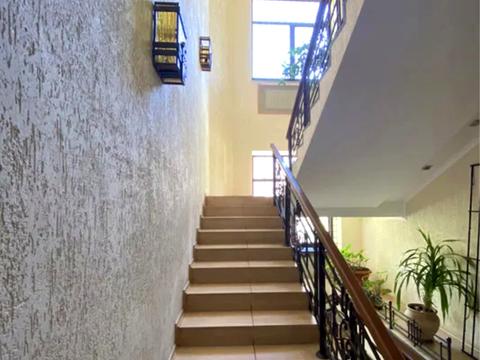 коммерческая по адресу Соборная пл. (Октябрьская), 1-Б