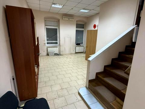 комерційна за адресою Августина Волошина вул., 2