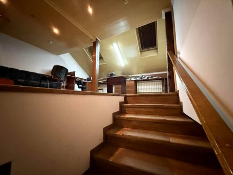 комерційна за адресою Августина Волошина вул., 2