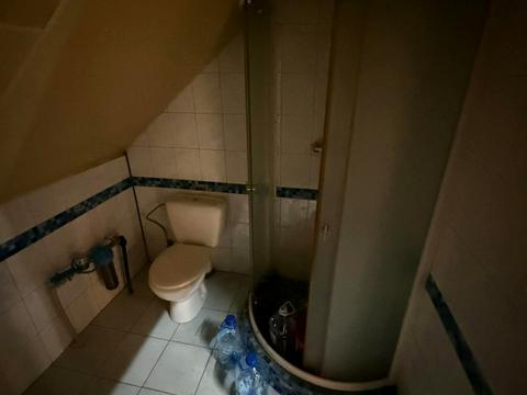 комерційна за адресою Августина Волошина вул., 2