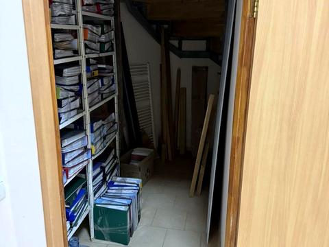 комерційна за адресою Августина Волошина вул., 2