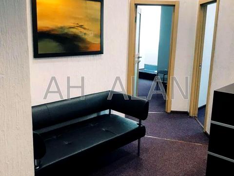 комерційна за адресою Саксаганського вул., 15