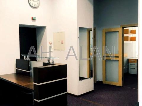 комерційна за адресою Саксаганського вул., 15