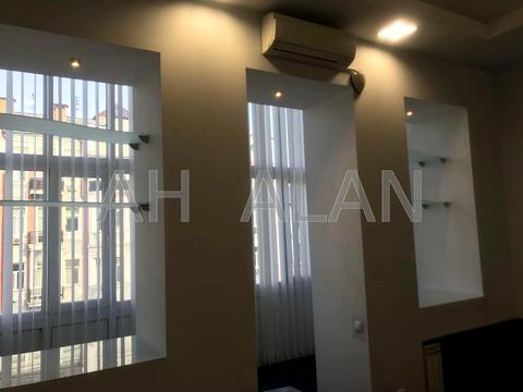 комерційна за адресою Саксаганського вул., 15