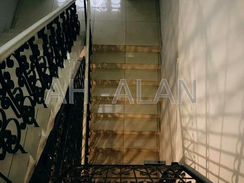 комерційна за адресою Саксаганського вул., 15