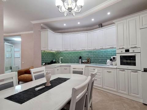 квартира по адресу Академика Глушкова просп., 9-В