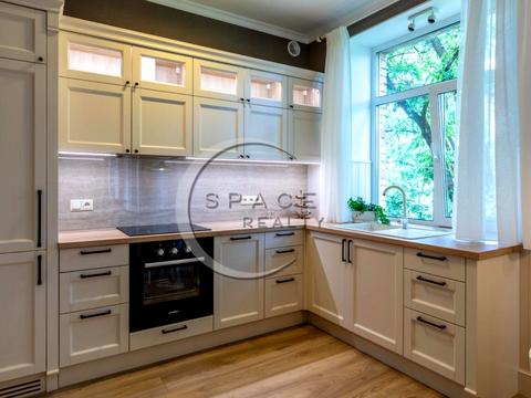 квартира за адресою Лаврська вул. (Січневого Повстання), 10