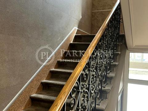 комерційна за адресою Нижній Вал вул., 35