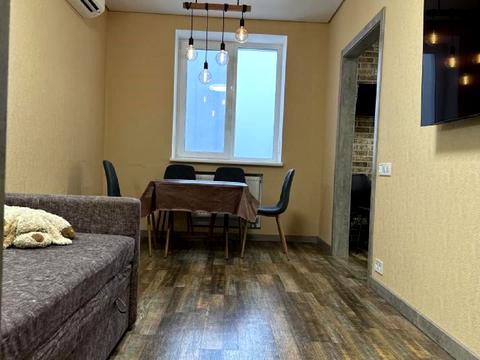 квартира за адресою Льва Ландау просп. (50-річчя СРСР), 52-Л