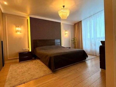 квартира за адресою Авіаконструктора Ігоря Сікорського вул. (Танкова), 1