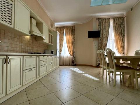 квартира за адресою Дерибасівська вул., 10