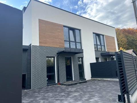 будинок за адресою Миколи Голубця вул. (), 16