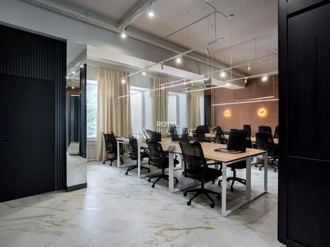 комерційна за адресою Еспланадна вул., 32-В