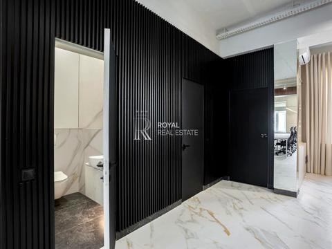 комерційна за адресою Еспланадна вул., 32-В