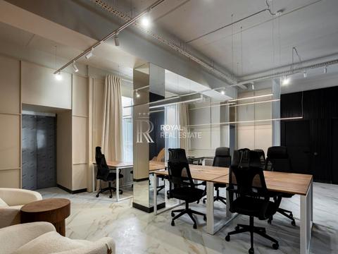 комерційна за адресою Еспланадна вул., 32-В