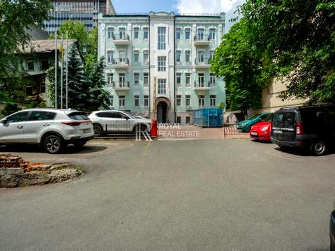 комерційна за адресою Еспланадна вул., 32-В