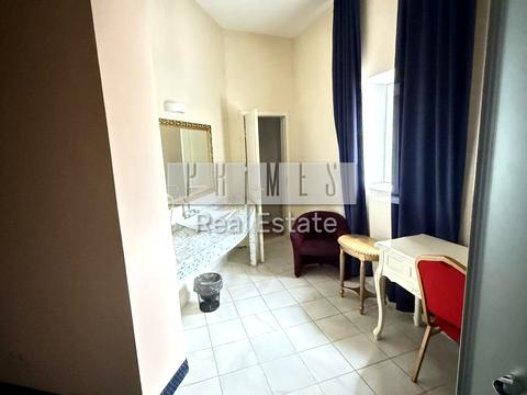 комерційна за адресою Велика Васильківська вул. (Червоноармійська), 5