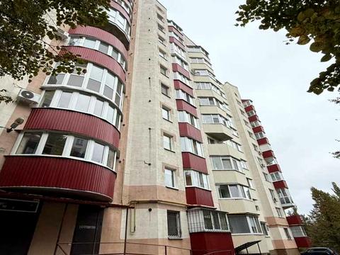 квартира за адресою Героїв України вул., 4