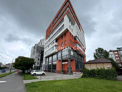 комерційна за адресою Свободи вул., 18/2