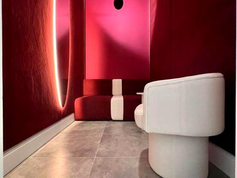 комерційна за адресою Богдана Хмельницького вул., 32