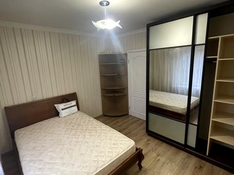 квартира за адресою Ревуцького вул., 13